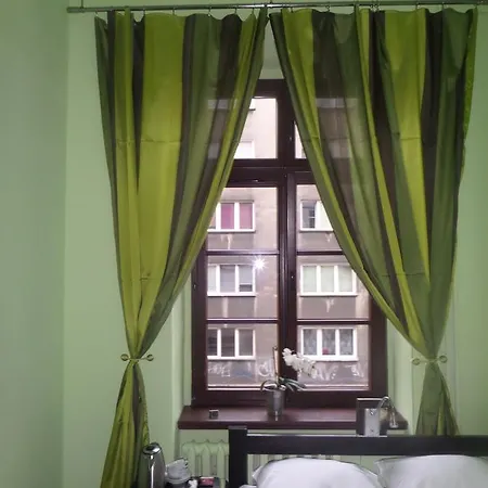 Incepcja 33 Hostel *